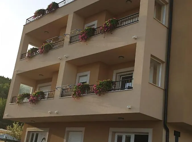 Gasthuis Ferdo 1 Makarska