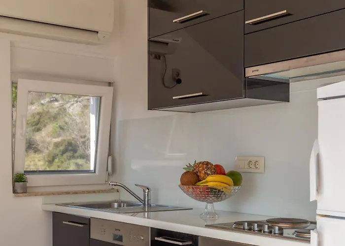 Gasthuis Ferdo 1 Makarska